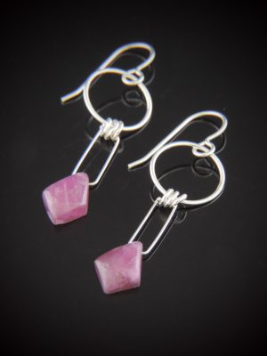 "Miss Ruby" drop earrings. T