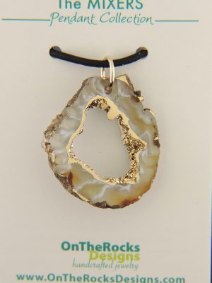 Gold Oro Agate Druzy Pendant with gold filled jump ring. 